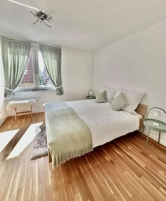 4-Zimmer-Apartment - Messe - Airport - Tiefgarage - 3-Schlafzimmer - Kueche ラインフェルデン＝エヒターディンゲン アパート