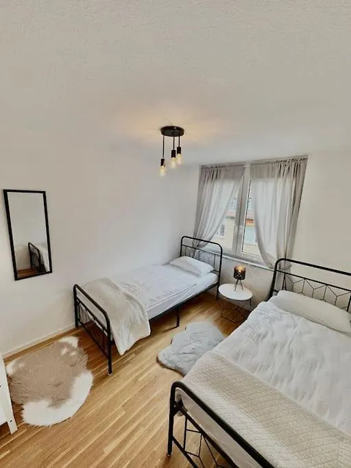 4-Zimmer-Apartment - Messe - Airport - Tiefgarage - 3-Schlafzimmer - Kueche ラインフェルデン＝エヒターディンゲン アパート