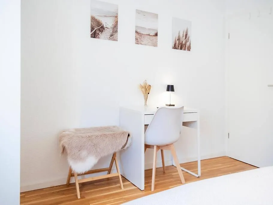 アパート 4-Zimmer-Apartment - Messe - Airport - Tiefgarage - 3-Schlafzimmer - Kueche ラインフェルデン＝エヒターディンゲン