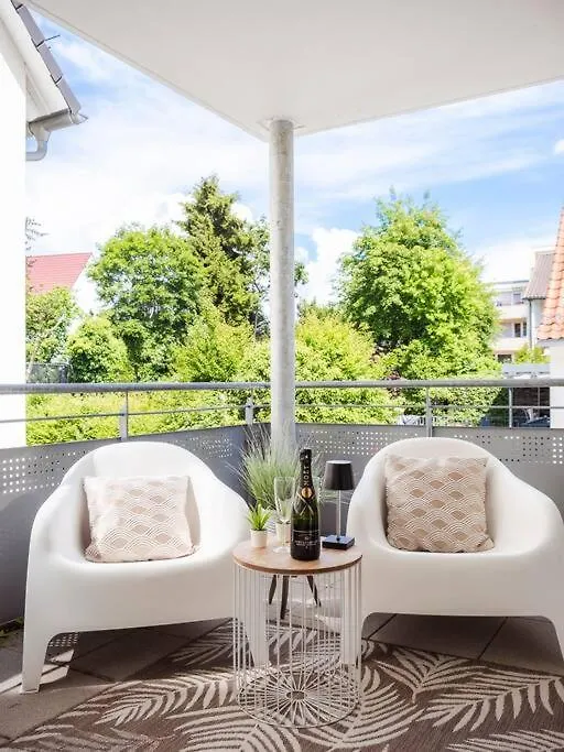 4-Zimmer-Apartment - Messe - Airport - Tiefgarage - 3-Schlafzimmer - Kueche ラインフェルデン＝エヒターディンゲン 0*,  ドイツ