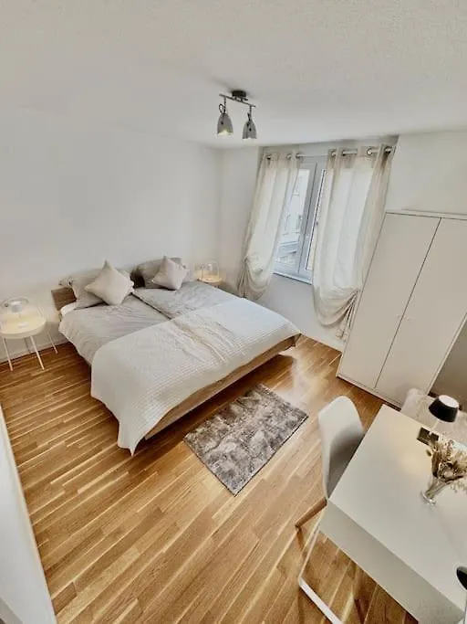 4-Zimmer-Apartment - Messe - Airport - Tiefgarage - 3-Schlafzimmer - Kueche ラインフェルデン＝エヒターディンゲン 0*,